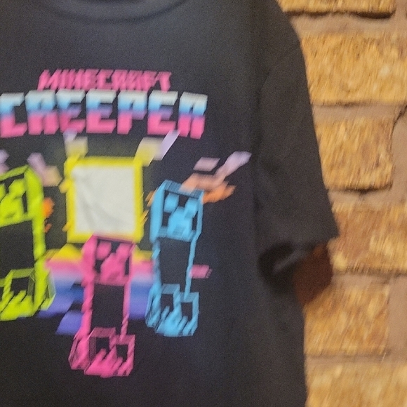 Old Navy "Mincraft Creeper" Black Tee SIZE 10/12 - Picture 5 of 7